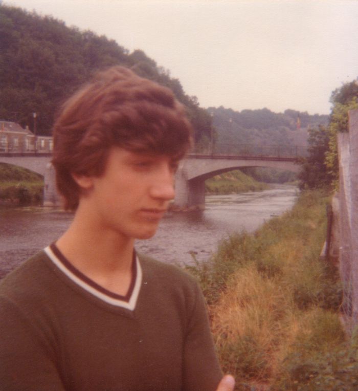 0162_1977 : COMBLAIN-LA-TOUR : Devant l’Ourthe : Michel Pietka 