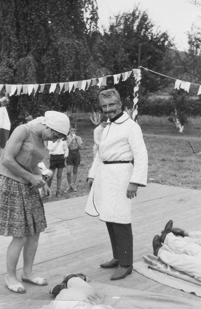 0168 : COMBLAIN-LA-TOUR : Ognisko ( ? ) ; ( ? ). ( collection Zdzisław Blaszka ). 