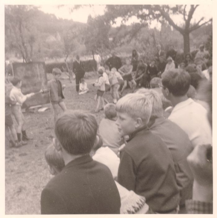 0169 : COMBLAIN-LA-TOUR : Ognisko De dos : Jurek Stoj de Bruxelles ; …. 