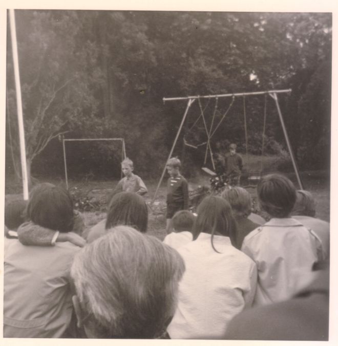 0170 : COMBLAIN-LA-TOUR : Ognisko Jean-Pierre Dziewiacien ; ( ? ) ; Raymond Mielcarek, le moniteur ; … 